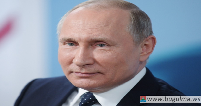 Владимир Путин поздравил граждан страны с Днём России.