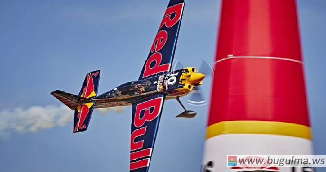 Чемпионат мира по воздушным гонкам Red Bull Air Race.