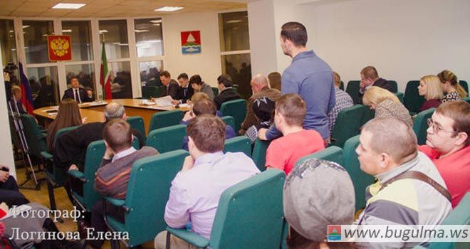 Открытый диалог власти и горожан: активные пользователи соцсетей встретились с мэром Бугульмы