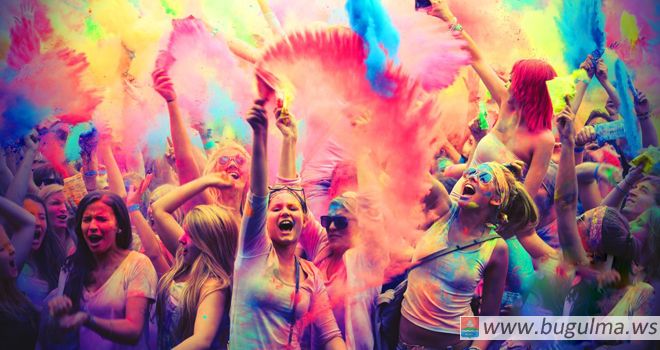 Бугульминцы отметили День молодежи фестивалем красок