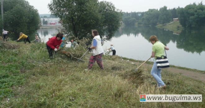 Бугульминцы поддержали всероссийскую акцию и вышли на уборку берегов водоёма