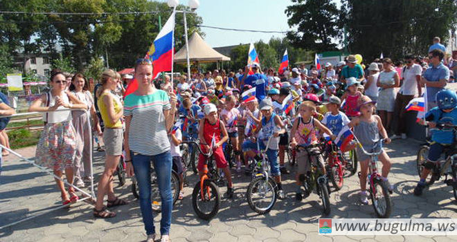 Детский велопробег «Вперед Россия!», посвященный Дню Российского флага, прошел в Бугульме