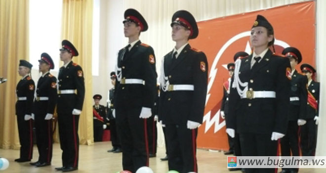 В Бугульме более 100 кадетов произнесли клятву на верность Отечеству и юнармейскому братству