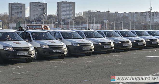 Президент РТ подарил Бугульминской автошколе два автомобиля