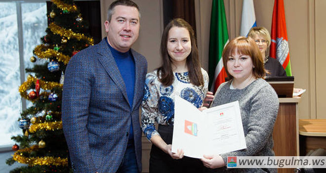 Линар Закиров наградил победителей городского конкурса социально-значимой рекламы «Молодежь против коррупции!»