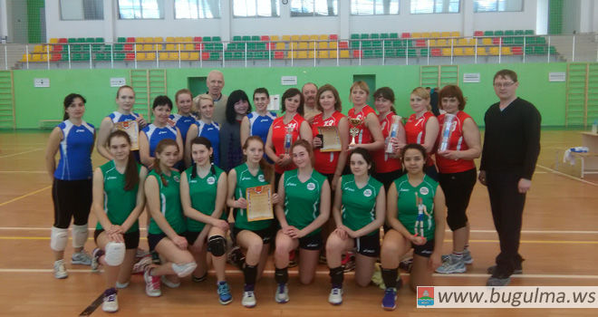В спортивном комплексе «Факел» состоялся Кубок города Бугульмы по волейболу