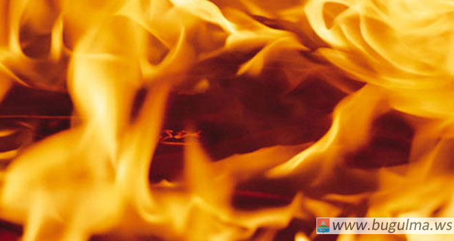 В Бугульминском районе загорелась баня