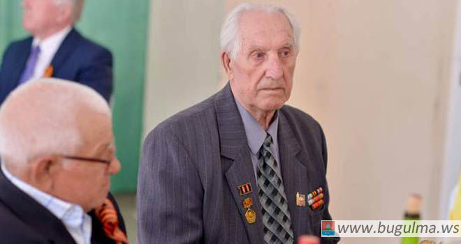 Накануне главного праздника страны – Дня Победы Глава района Линар Закиров встретился с ветеранами