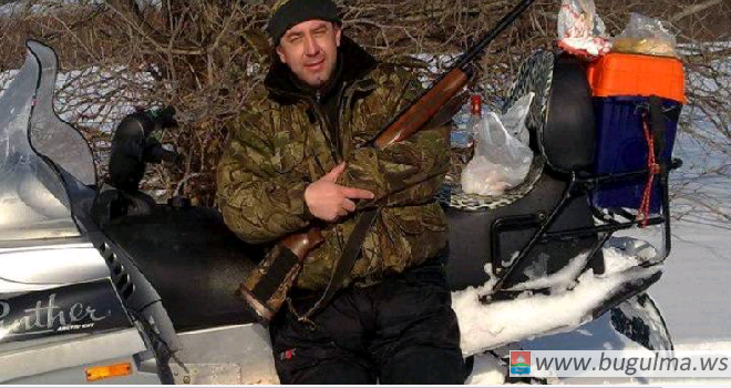 Казанский прокурор устроил стрельбу из ружья возле детской площадки.