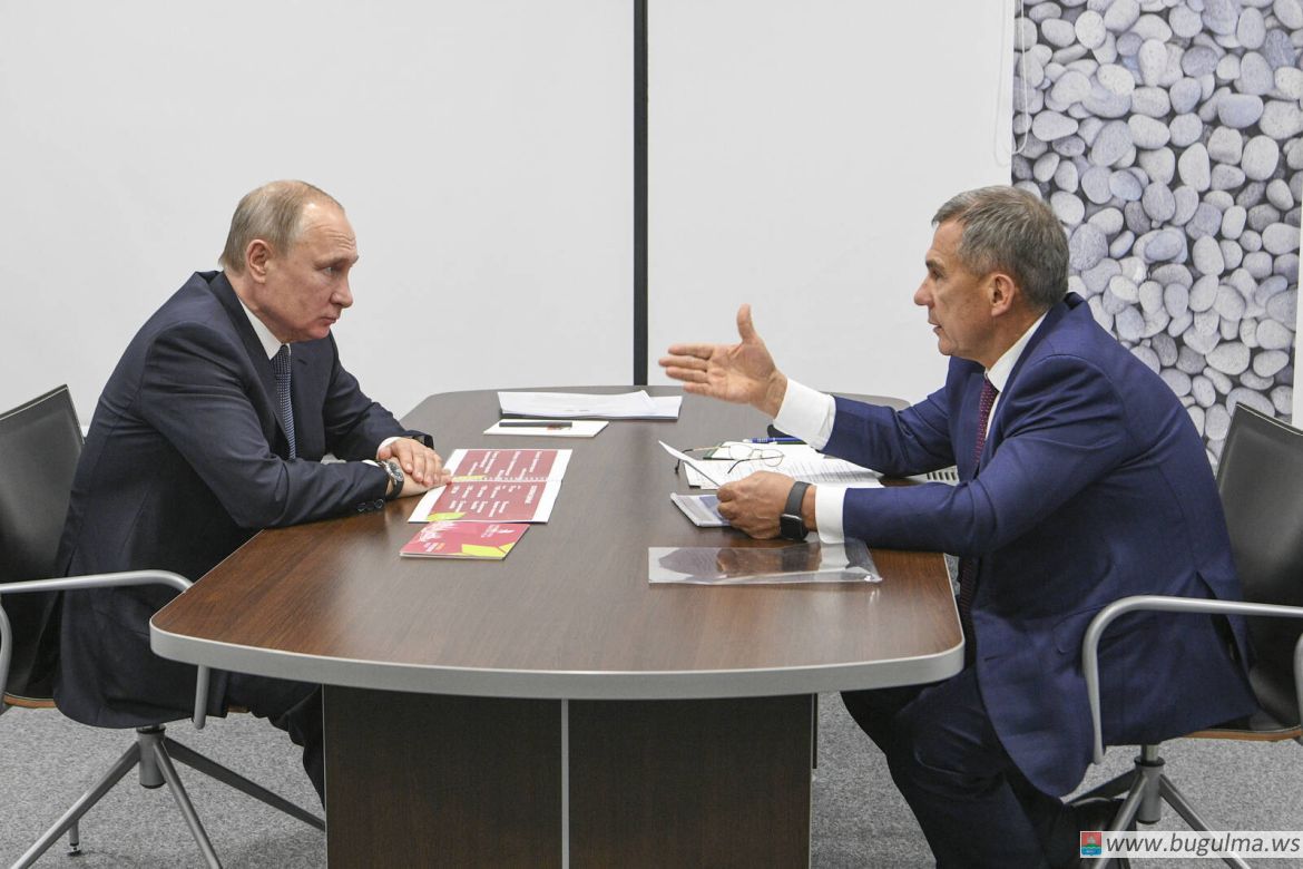 Появилась стенограмма рабочей встречи Владимира Путина с Рустамом Миннихановым .