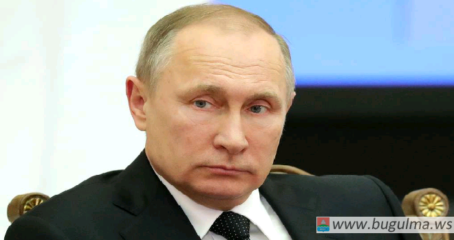 Путин подписал закон о борьбе с оскорблением госсимволов.