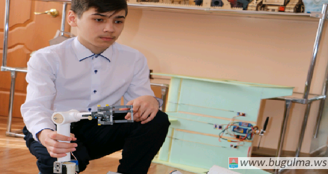 Беспилотный пенолет и роботов представили в Бугульме на конкурсе изобретателей «Технарь».