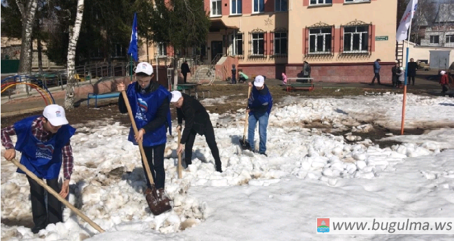 Волонтеры помогли навести чистоту в социальных учреждениях.