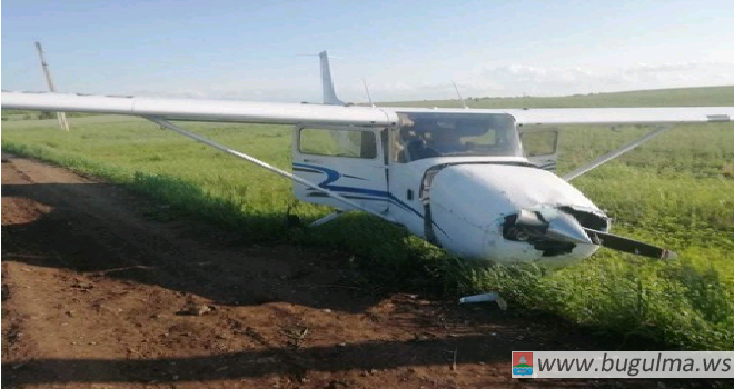​В Бугульме разбился самолет с отказавшим двигателем.