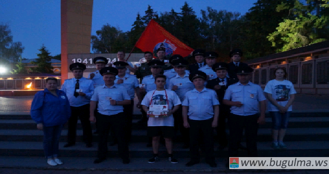 Бугульминские полицейские присоединились к всероссийской патриотической акции «Свеча памяти»