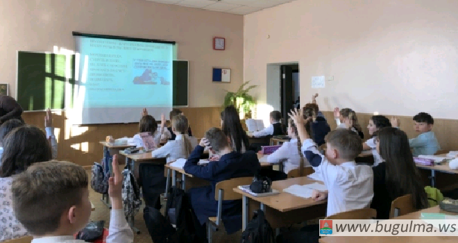 Учащиеся гимназии №7 организовали тематические уроки, книжные выставки и классные часы.