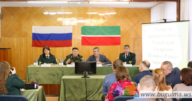 Бугульму с рабочим визитом посетил министр лесного хозяйства РТ Равиль Кузюров.