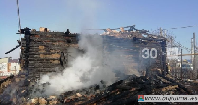 Один человек погиб и один пострадал на пожаре в Бугульминском районе РТ.