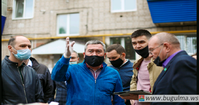 Линар Закиров ознакомился с ходом работ в рамках программы «Наш двор».