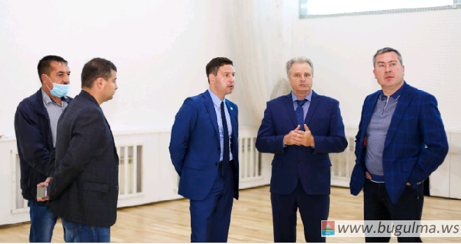 Бугульму с рабочим визитом посетил министр спорта РТ Владимир Леонов.