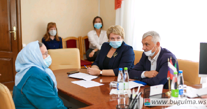 Глава Бугульминского муниципального района Линар Закиров провел прием граждан по личным вопросам.