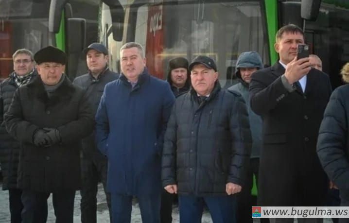 Бугульма получила от руководства Татарстана первые пассажирские автобусы