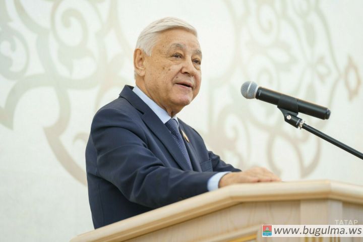 Фарид Мухаметшин поздравил жителей республики с Днем Государственного герба Республики Татарстан