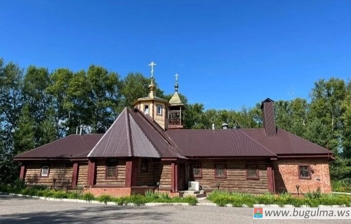 Епископ Мефодий возглавил престольный праздник храма Рождества Иоанна Предтечи г.Бугульмы.
