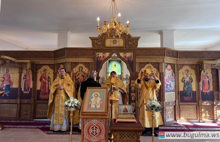 В храмах Альметьевской епархии встретили престольный праздник.