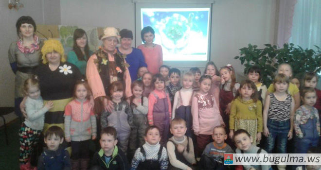 Дошкольники Бугульмы посетили библиотеку семейного чтения