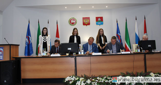 Подписание соглашения о взаимодействии депутатов 3-х уровней состоялось в Бугульмнинском районе