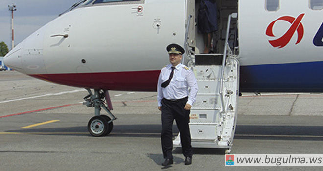 В Бугульминском аэропорту встретили летчика, совершившего первый самостоятельный полет