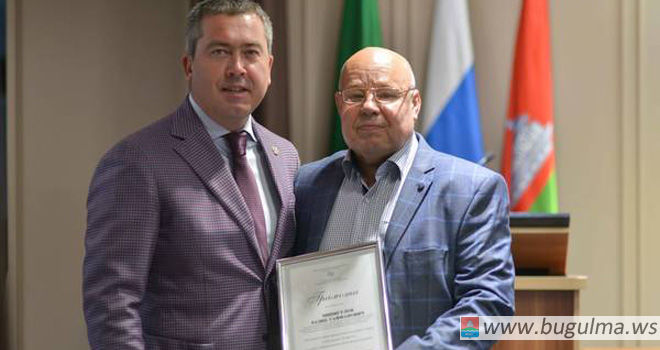 Глава Бугульминского района вручил государственные награды