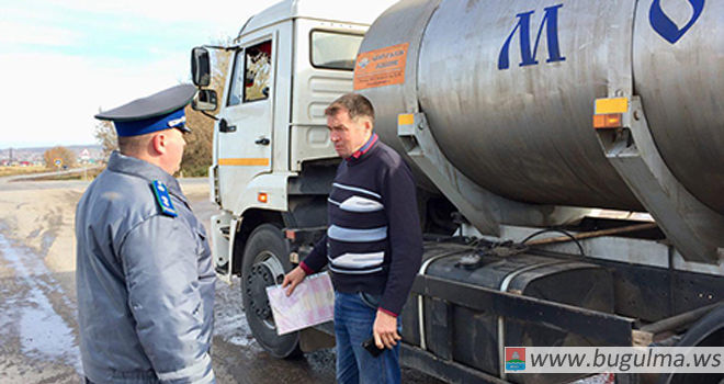 Ветераны Татарстана на границе с Башкирией развернили 25 грузовиков с мясом и молоком