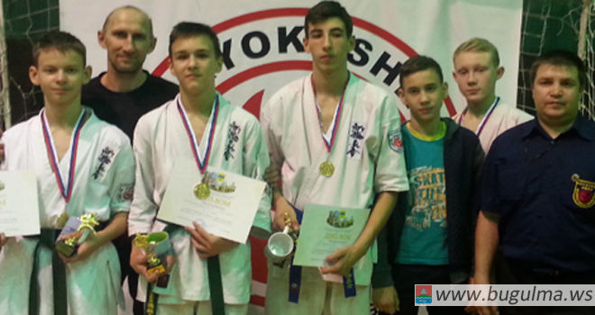Три золотые медали завоевали каратисты Бугульмы на выездных соревнованиях
