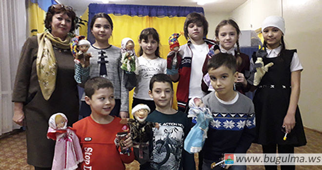 Юные кукловоды Бугульмы представили зрителям-сверстникам новый спектакль