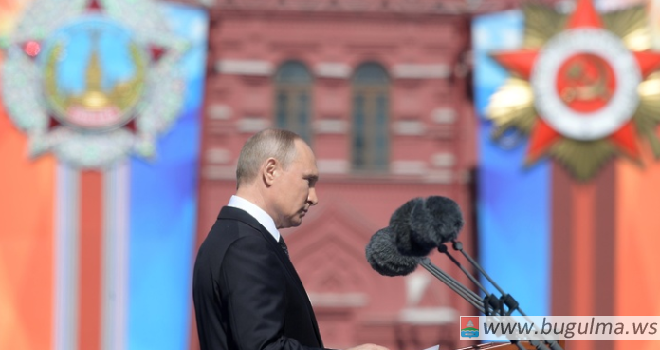 Путин поздравил жителей России с Днем Победы.